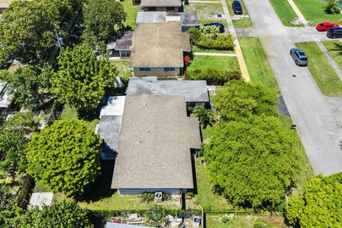 Tiny photo for 541 SW 38th Ave, Fort Lauderdale, FL 33312 (MLS # A12005258)