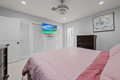 Tiny photo for 541 SW 38th Ave, Fort Lauderdale, FL 33312 (MLS # A12005258)