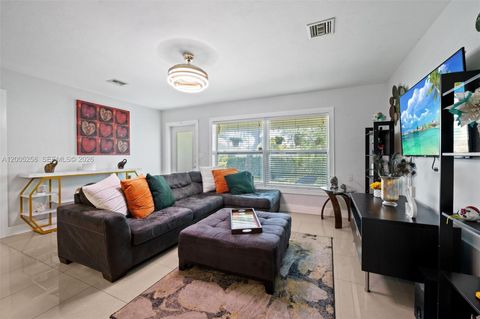 Tiny photo for 541 SW 38th Ave, Fort Lauderdale, FL 33312 (MLS # A12005258)