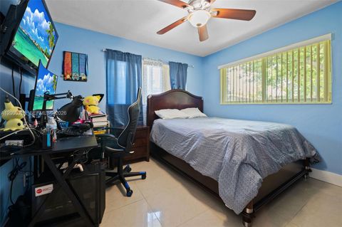 Tiny photo for 541 SW 38th Ave, Fort Lauderdale, FL 33312 (MLS # A12005258)