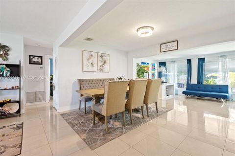 Tiny photo for 541 SW 38th Ave, Fort Lauderdale, FL 33312 (MLS # A12005258)