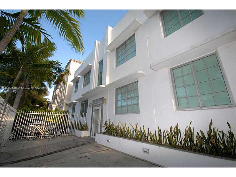 Property for Sale at 526 15 St St 12, Miami Beach, Miami-Dade County, Florida - Bedrooms: 1 
Bathrooms: 1  - $219,000