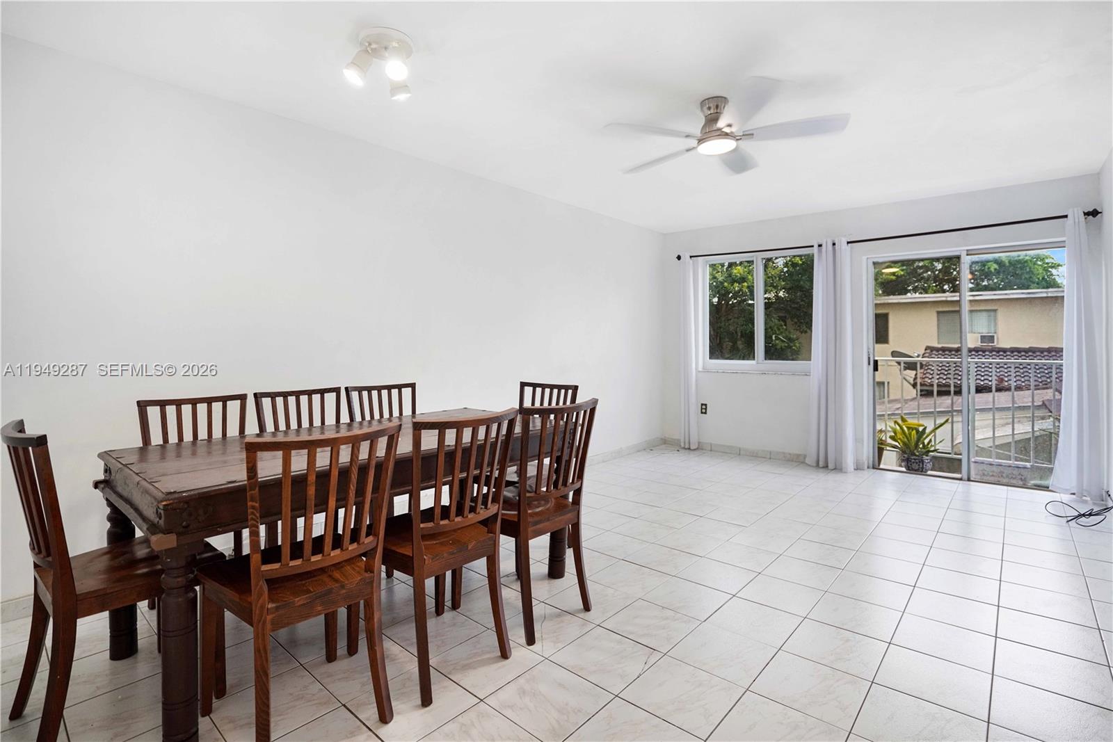 CARLYLE CONDOMINIUM - Residential