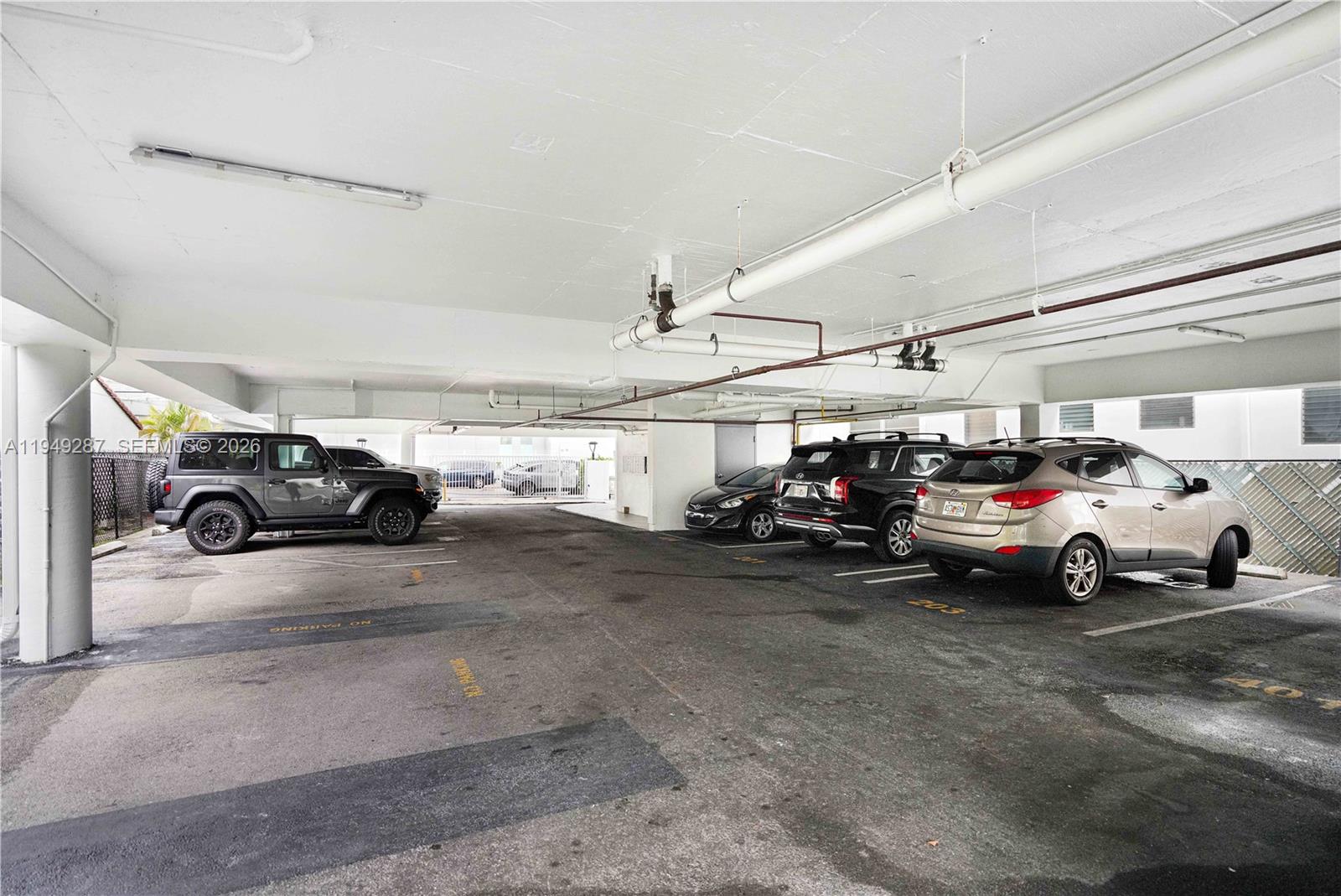 CARLYLE CONDOMINIUM - Residential