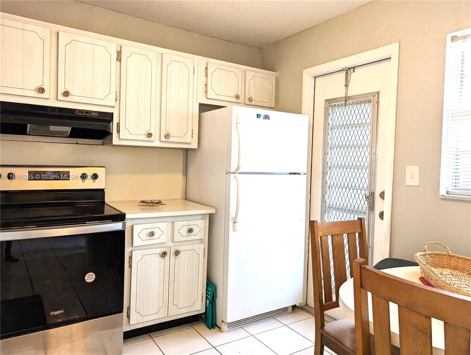 1280 NW 43rd Ave 205, Lauderhill, FL, 33313/$78,000 4 1280 NW 43rd Ave 205