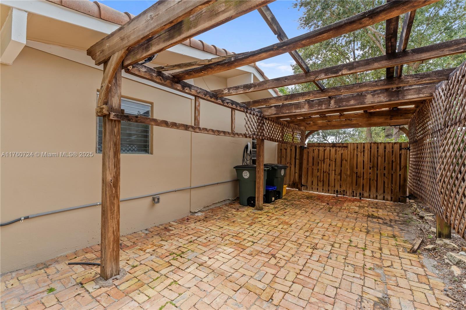 BOCA RATON SQUARE UNIT 3 - Residential