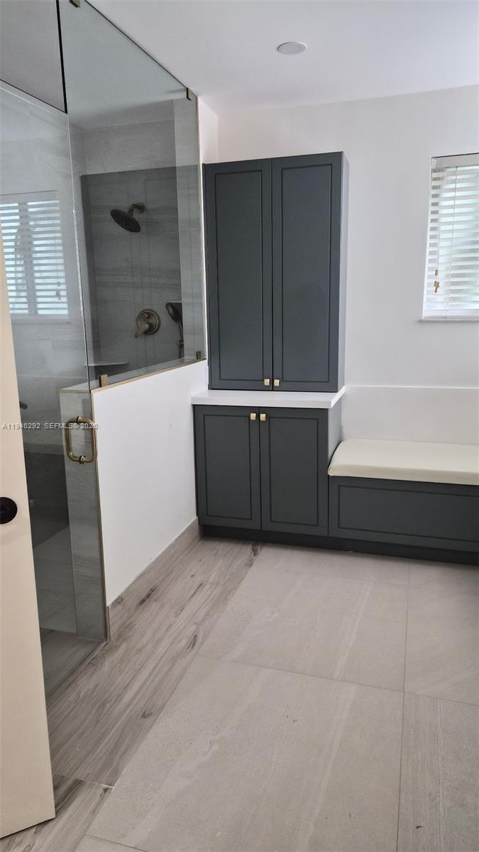 SPANISH LAKES - Residential