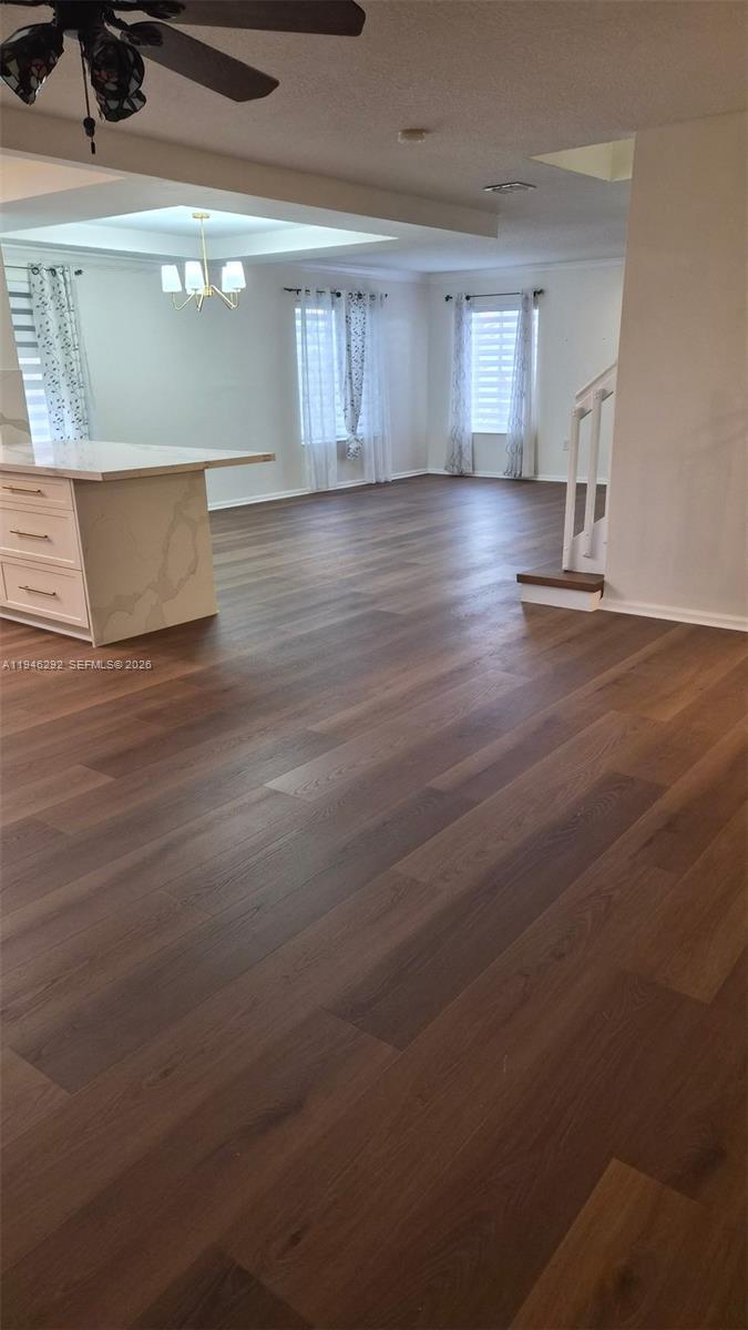 SPANISH LAKES - Residential