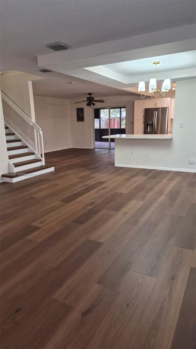 SPANISH LAKES - Residential