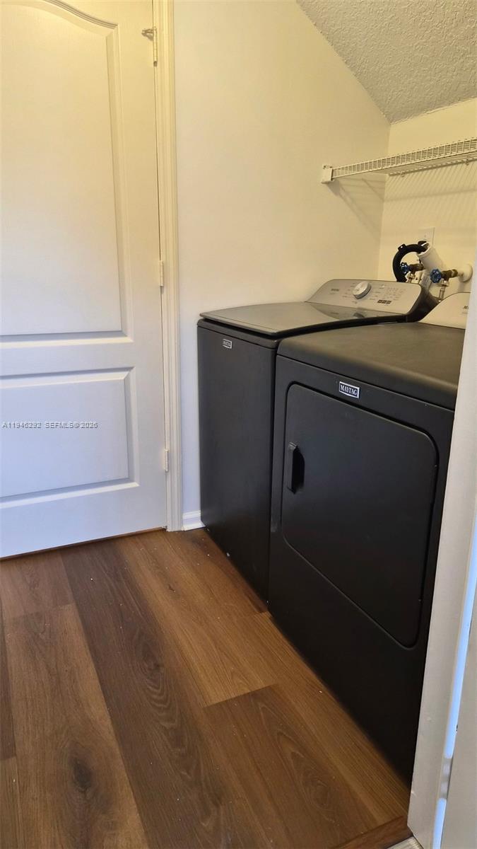 SPANISH LAKES - Residential