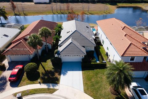 2668 Country Golf Dr Wellington FL 33414