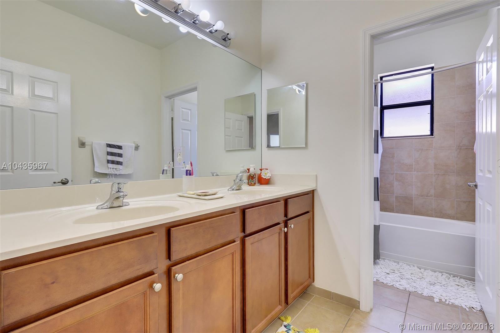 GARDEN ESTATES AT THE HAM - Residential