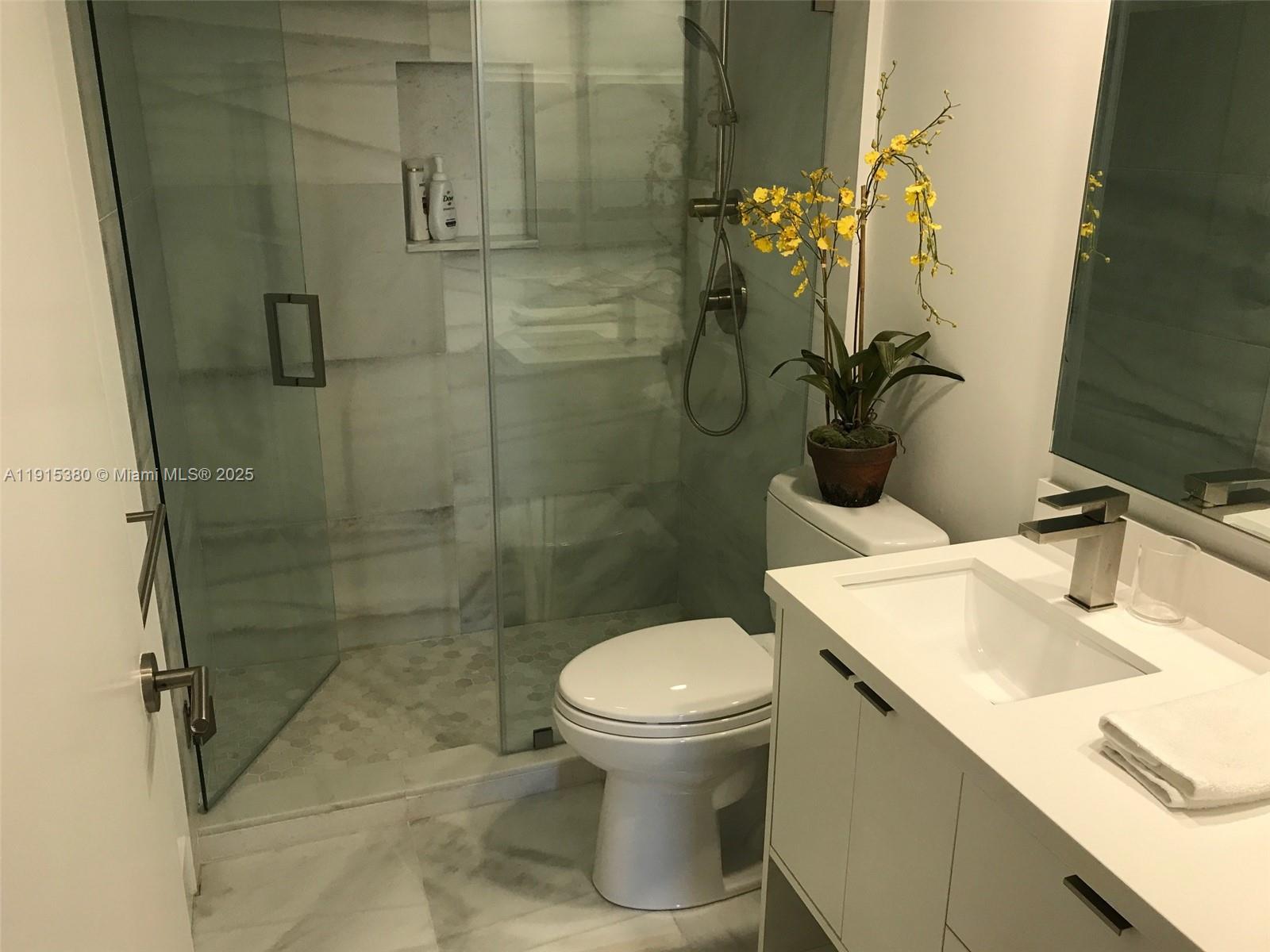 COMMODORE CLUB SOUTH COND - Residential Lease