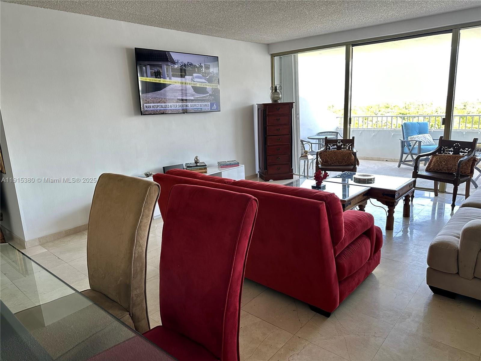 COMMODORE CLUB SOUTH COND - Residential Lease