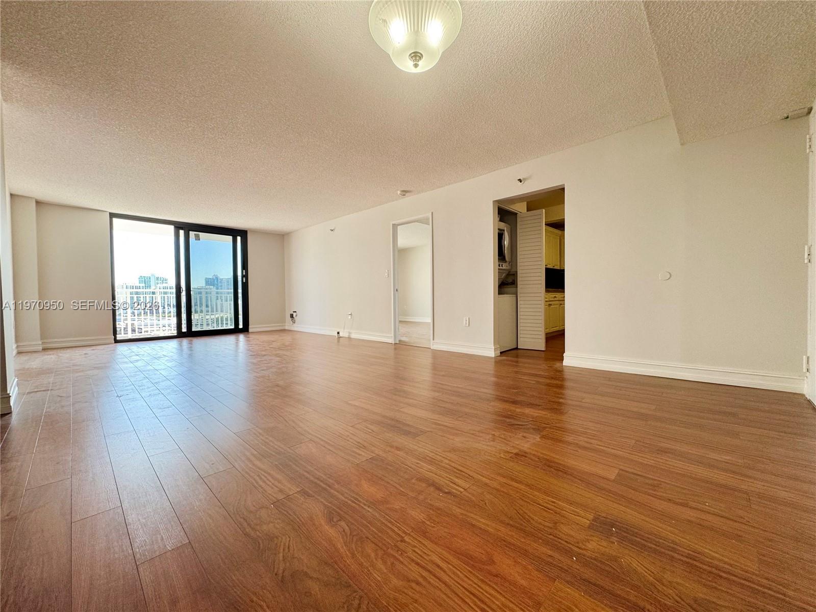 WINSTON TOWERS 600 CONDO - Residential