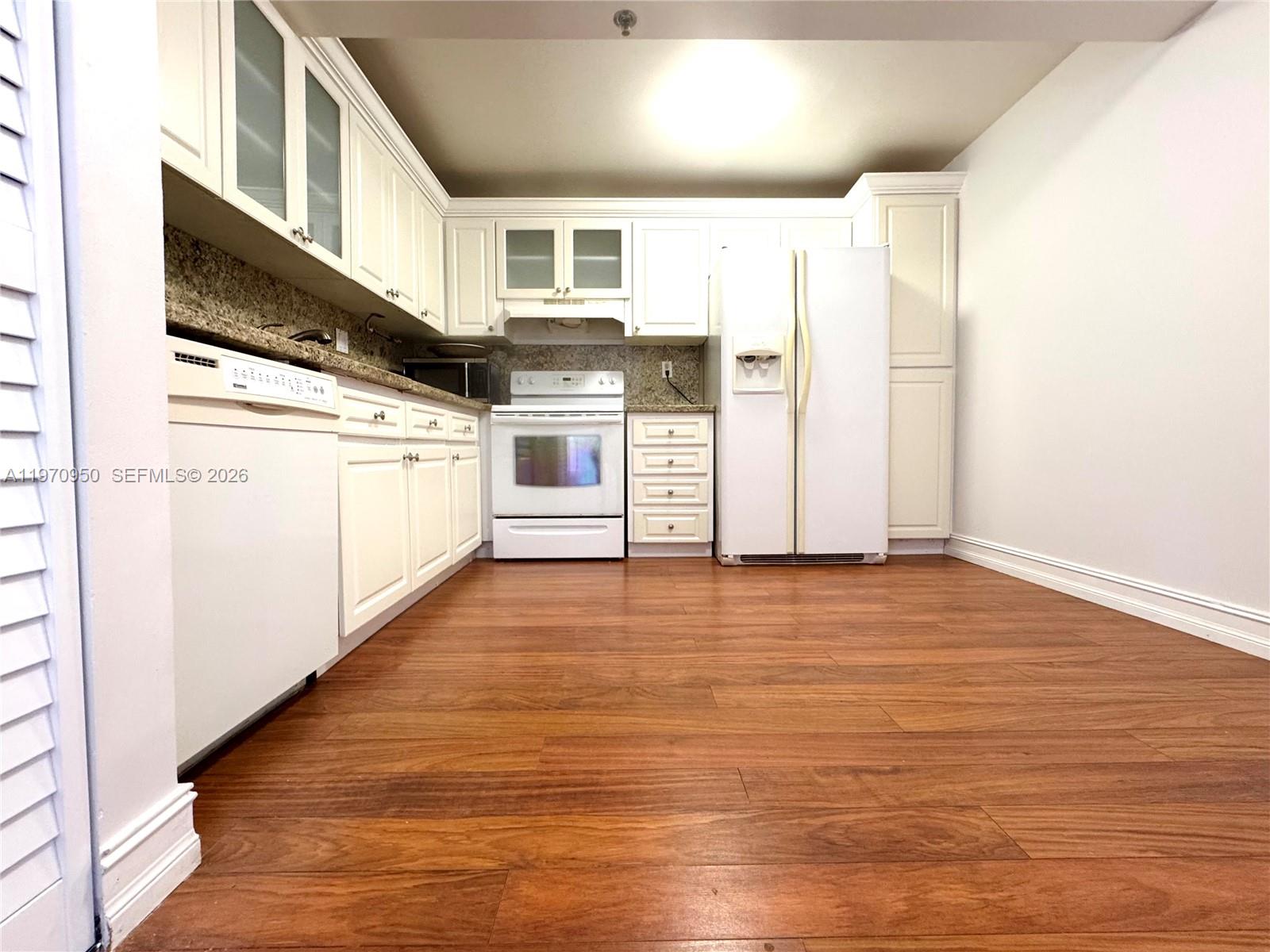 WINSTON TOWERS 600 CONDO - Residential