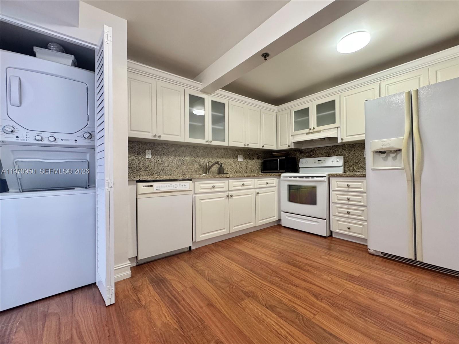 WINSTON TOWERS 600 CONDO - Residential