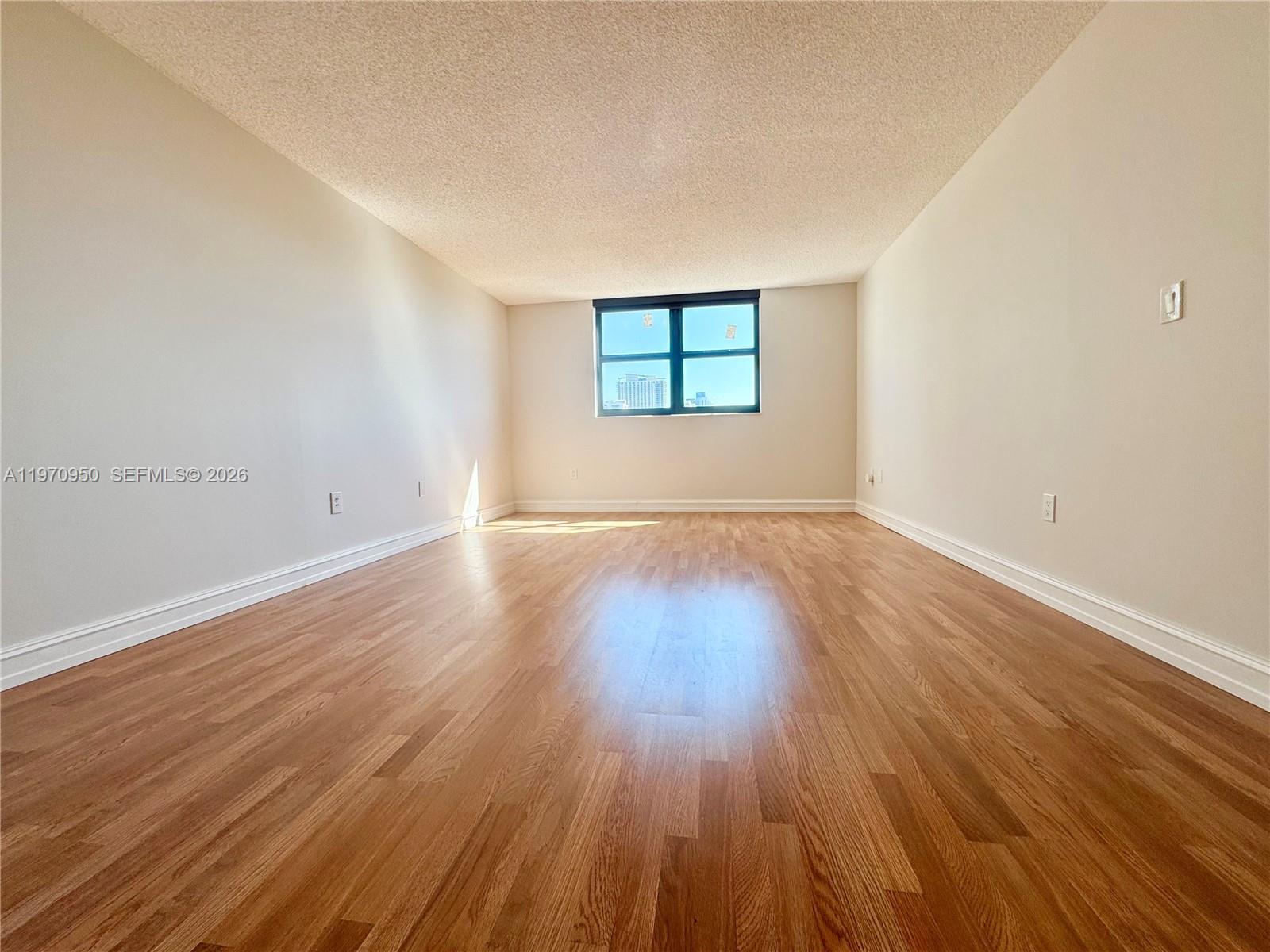 WINSTON TOWERS 600 CONDO - Residential