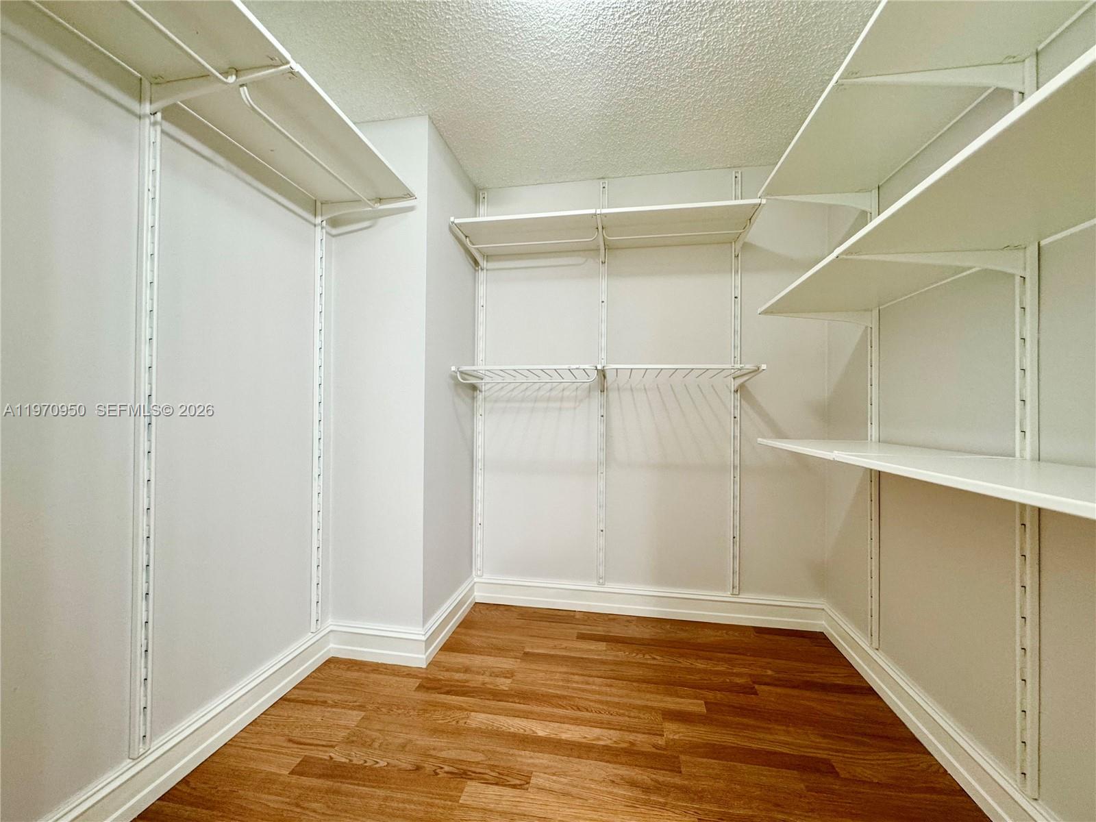 WINSTON TOWERS 600 CONDO - Residential