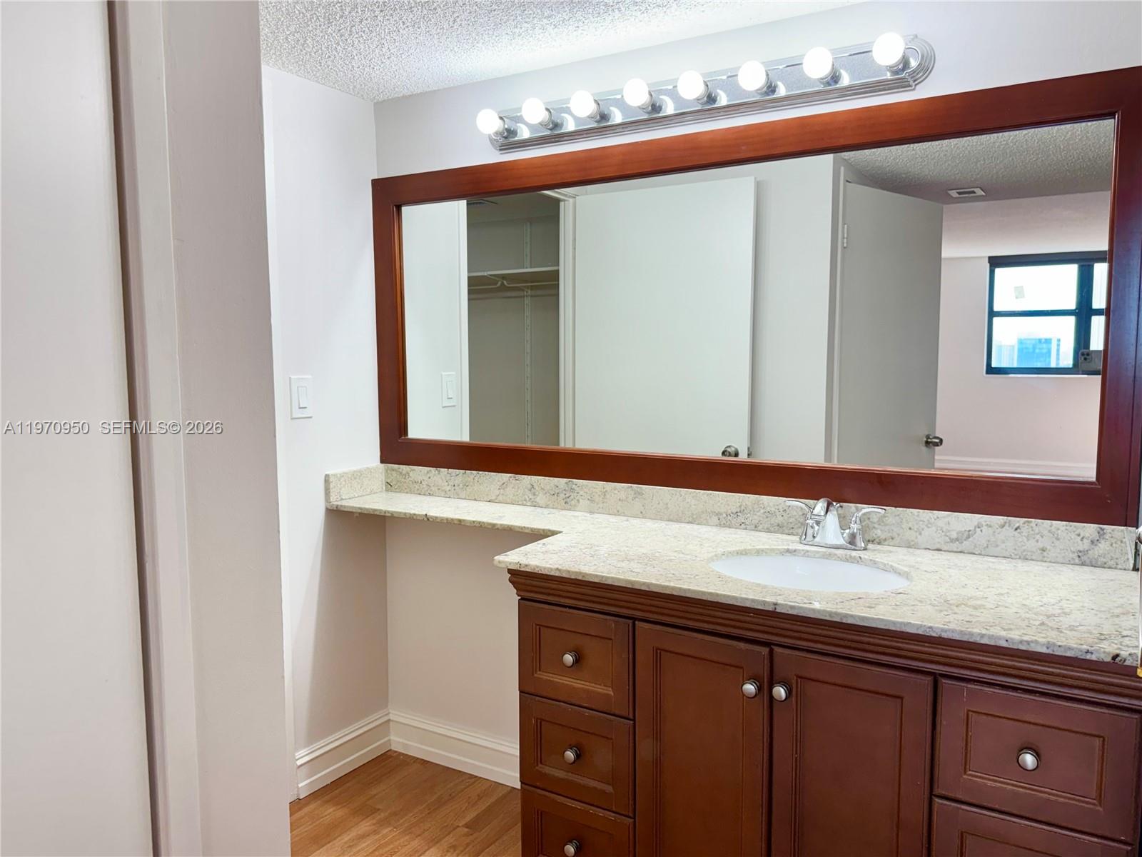 WINSTON TOWERS 600 CONDO - Residential