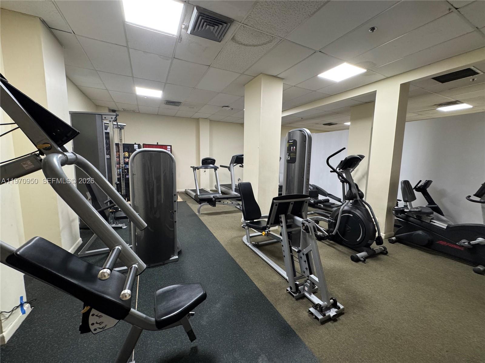 WINSTON TOWERS 600 CONDO - Residential