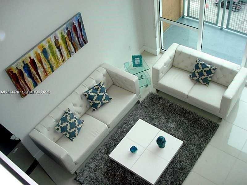 244 Biscayne Blvd 647