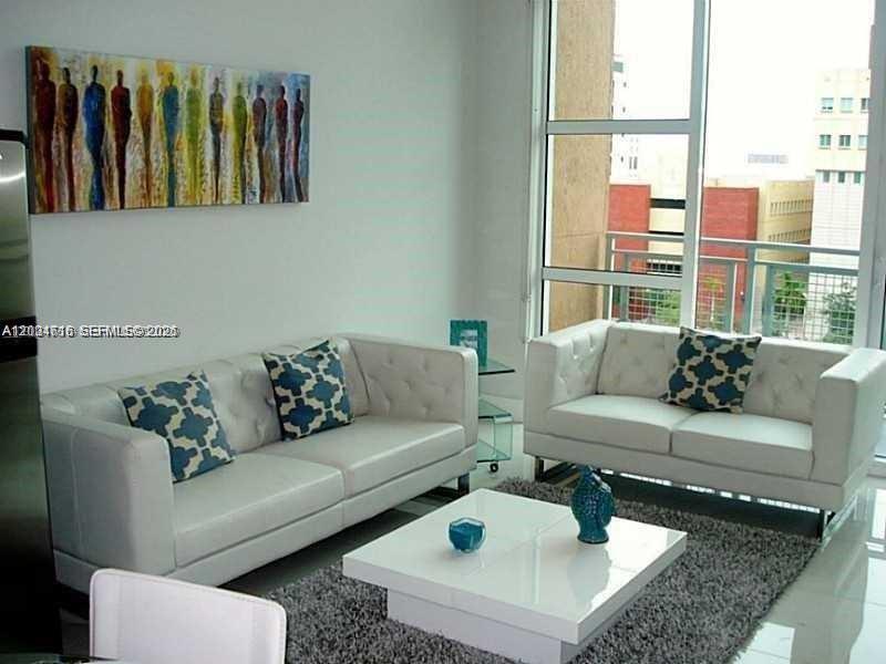 244 Biscayne Blvd 647