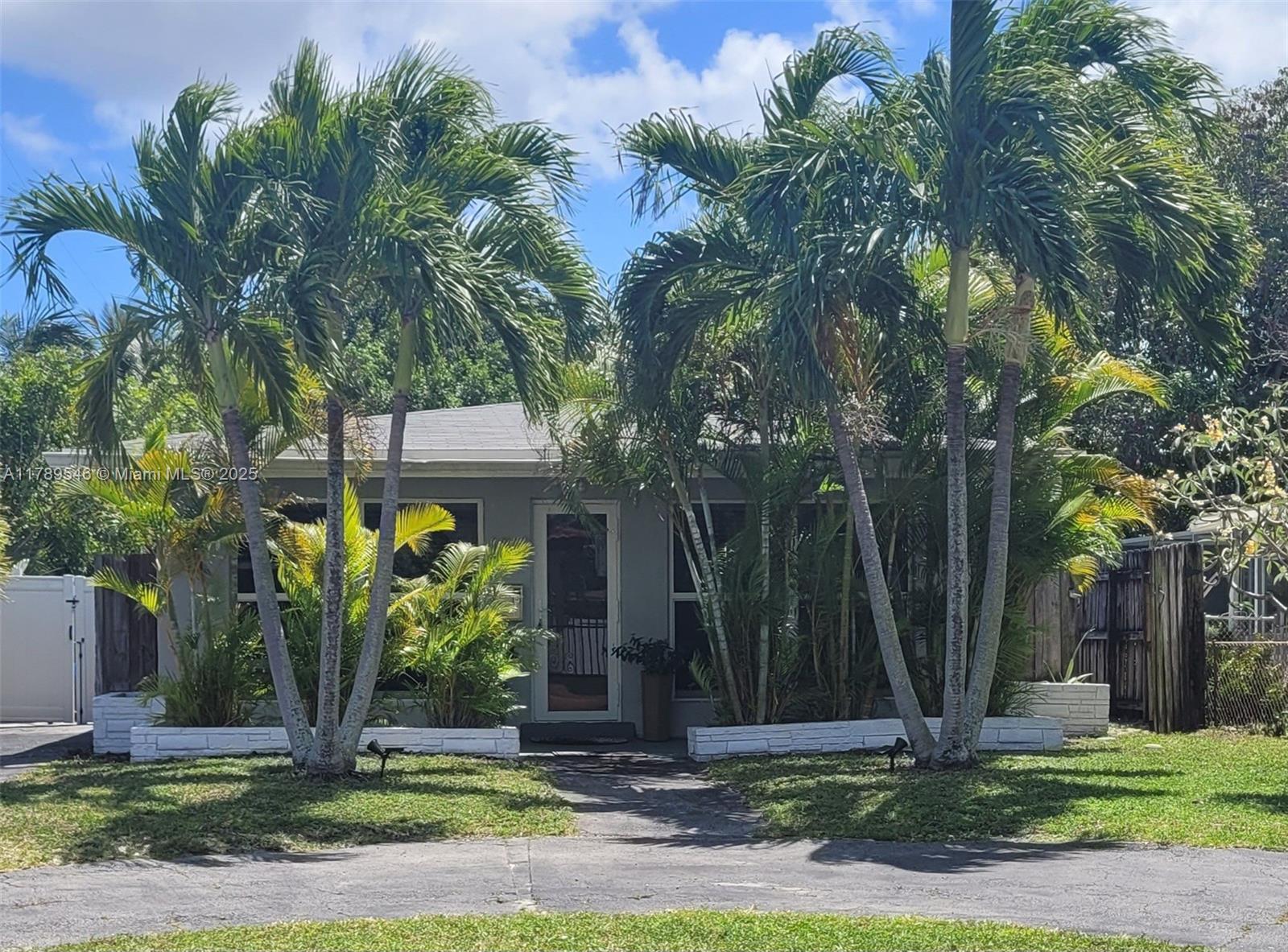Property for Sale at 1404 Ne 2nd St, Pompano Beach, Broward County, Florida - Bedrooms: 2 
Bathrooms: 1  - $449,900