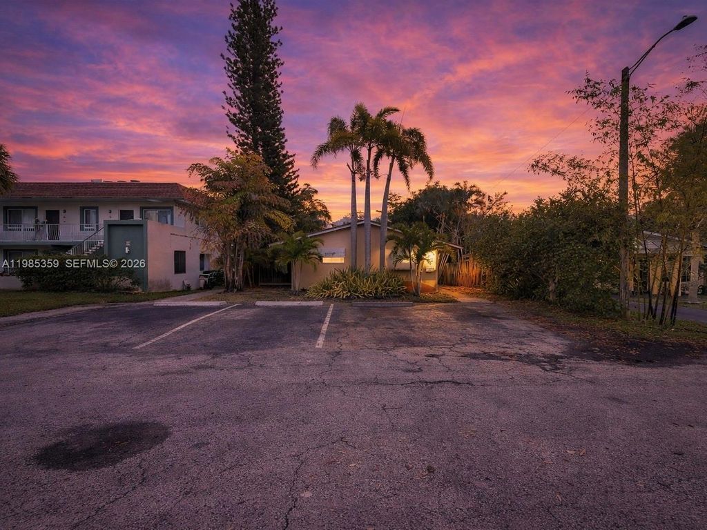 Photo of 3042 NE 13th Ave, Oakland Park, FL 33334 (MLS # A11985359)