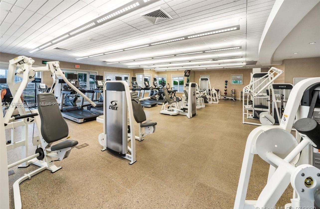 TURNBERRY VILLAGE SO TOWE - Residential
