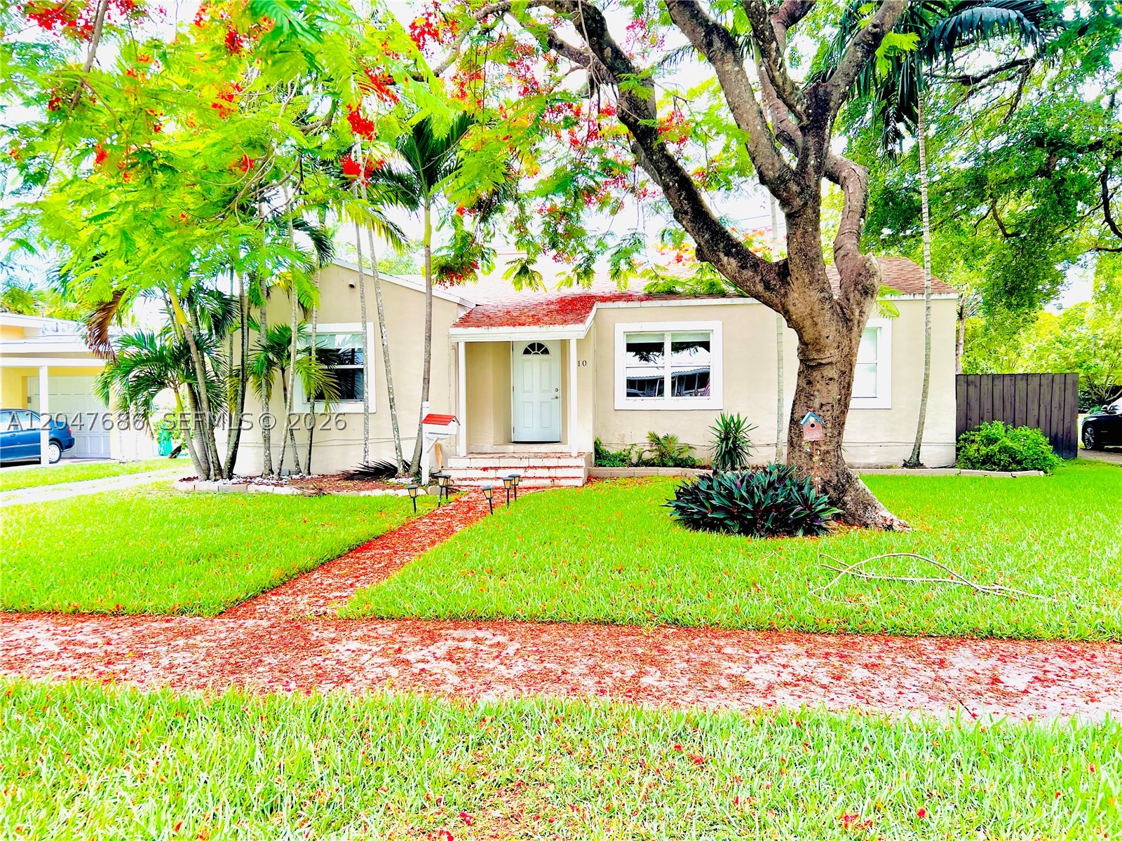 410 Pinecrest Dr 1