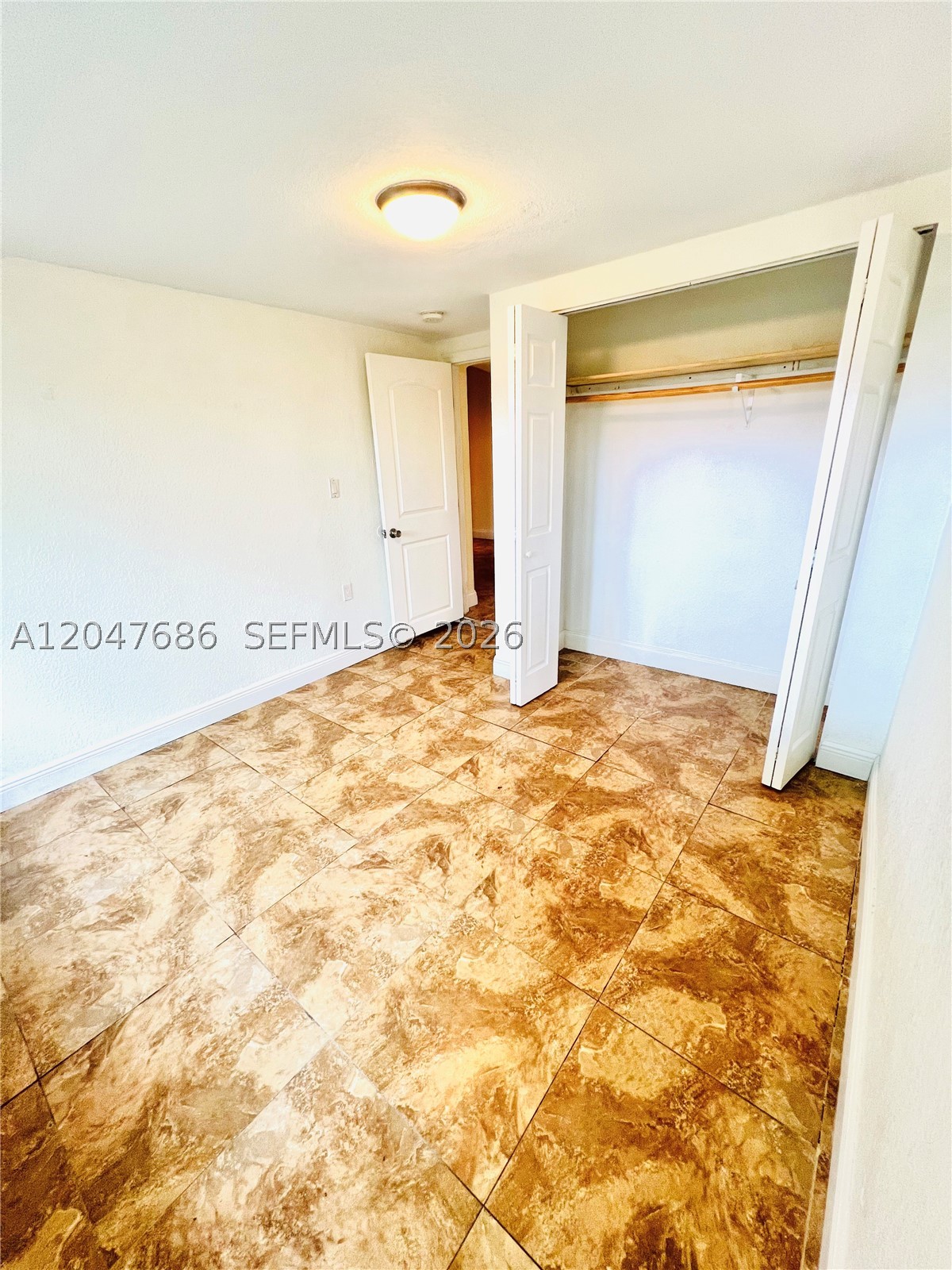 410 Pinecrest Dr 1