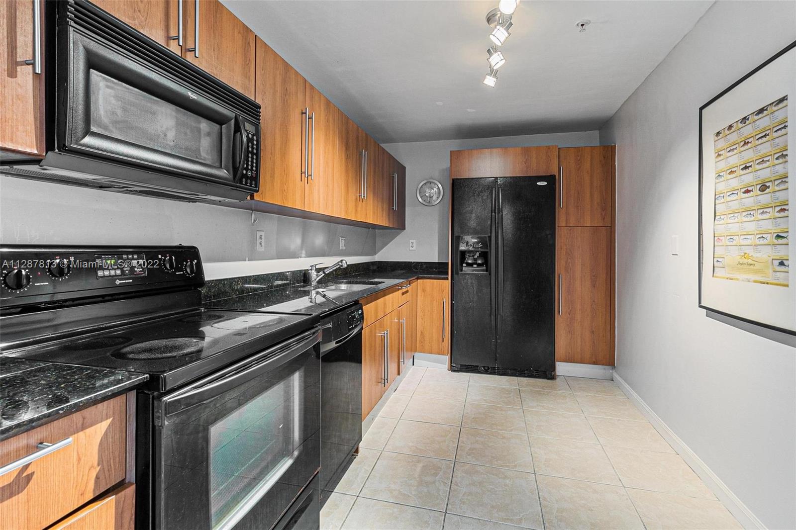 Photo 7 of 17 of 3000 S Ocean Dr 1222 condo
