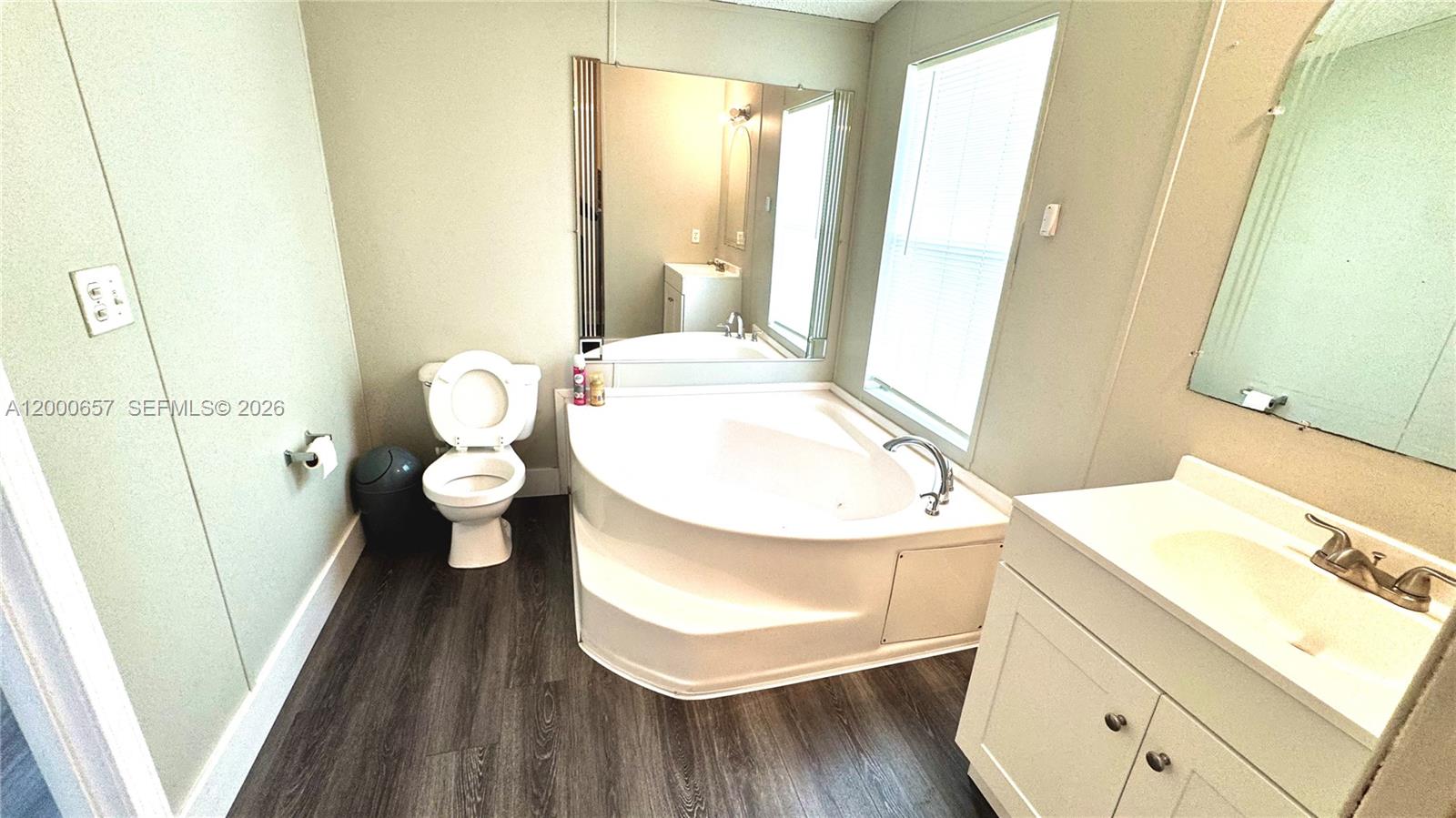 COCOWALK ESTATES - Residential Lease