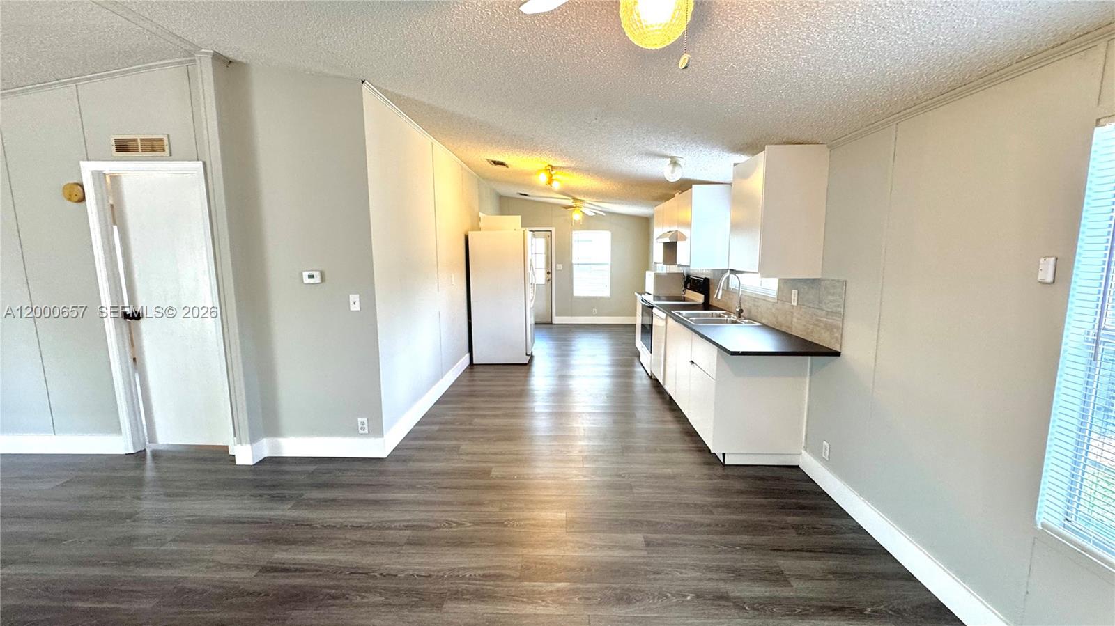 COCOWALK ESTATES - Residential Lease