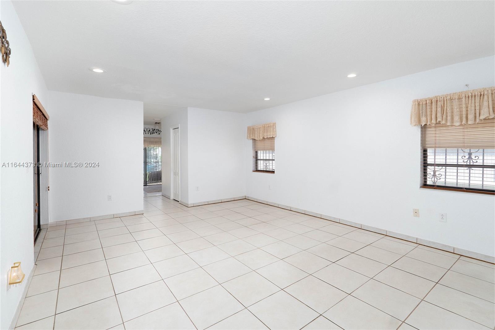 UNIVERSITY PARK WEST SEC - Residential