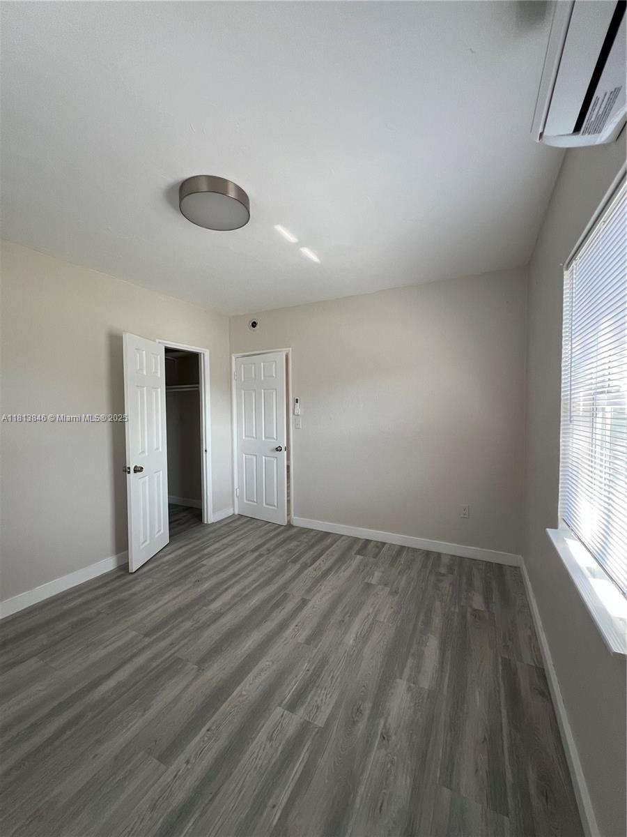 DIXIE HIGHWAY TRACK - Residential Lease