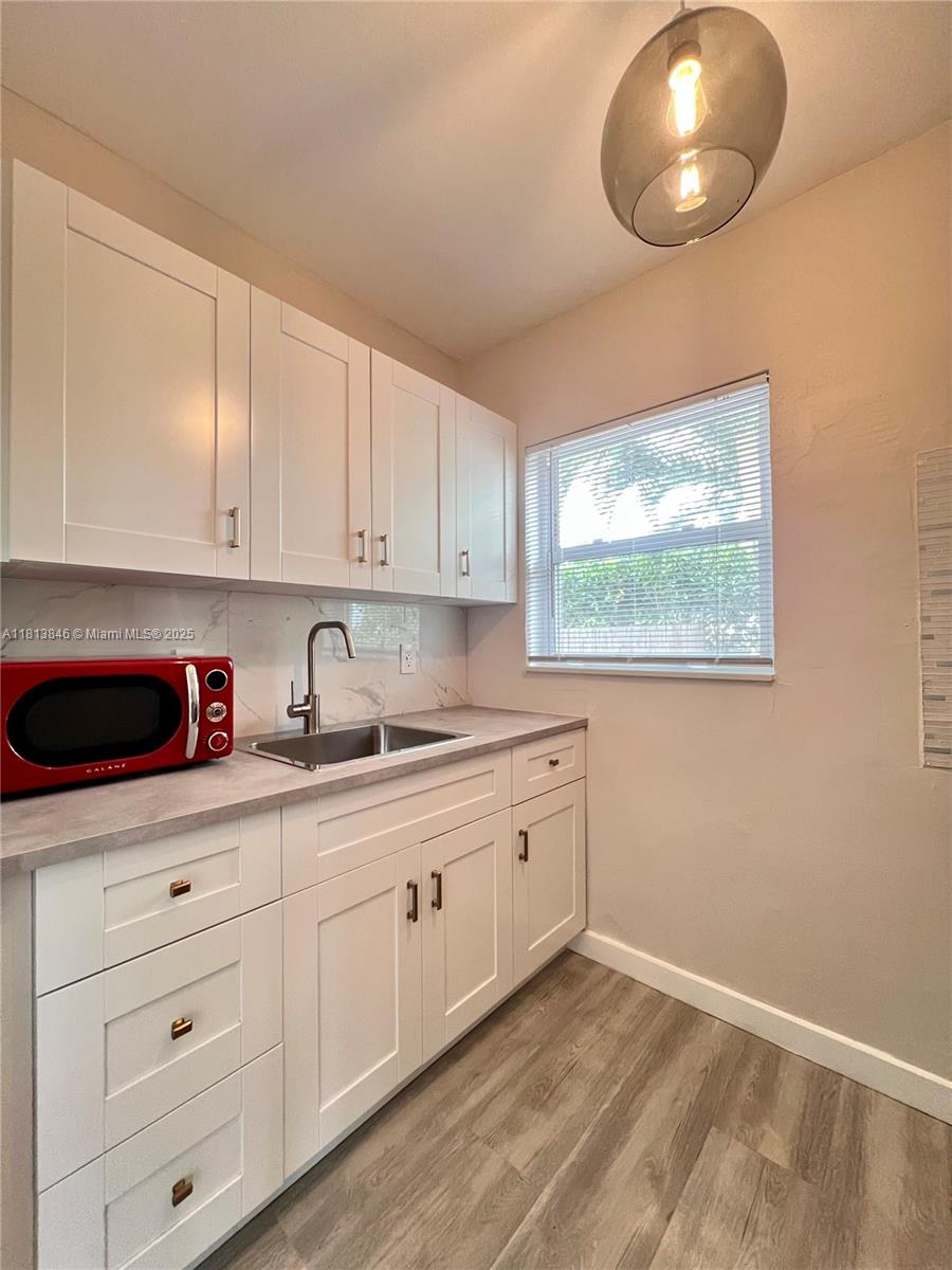 DIXIE HIGHWAY TRACK - Residential Lease