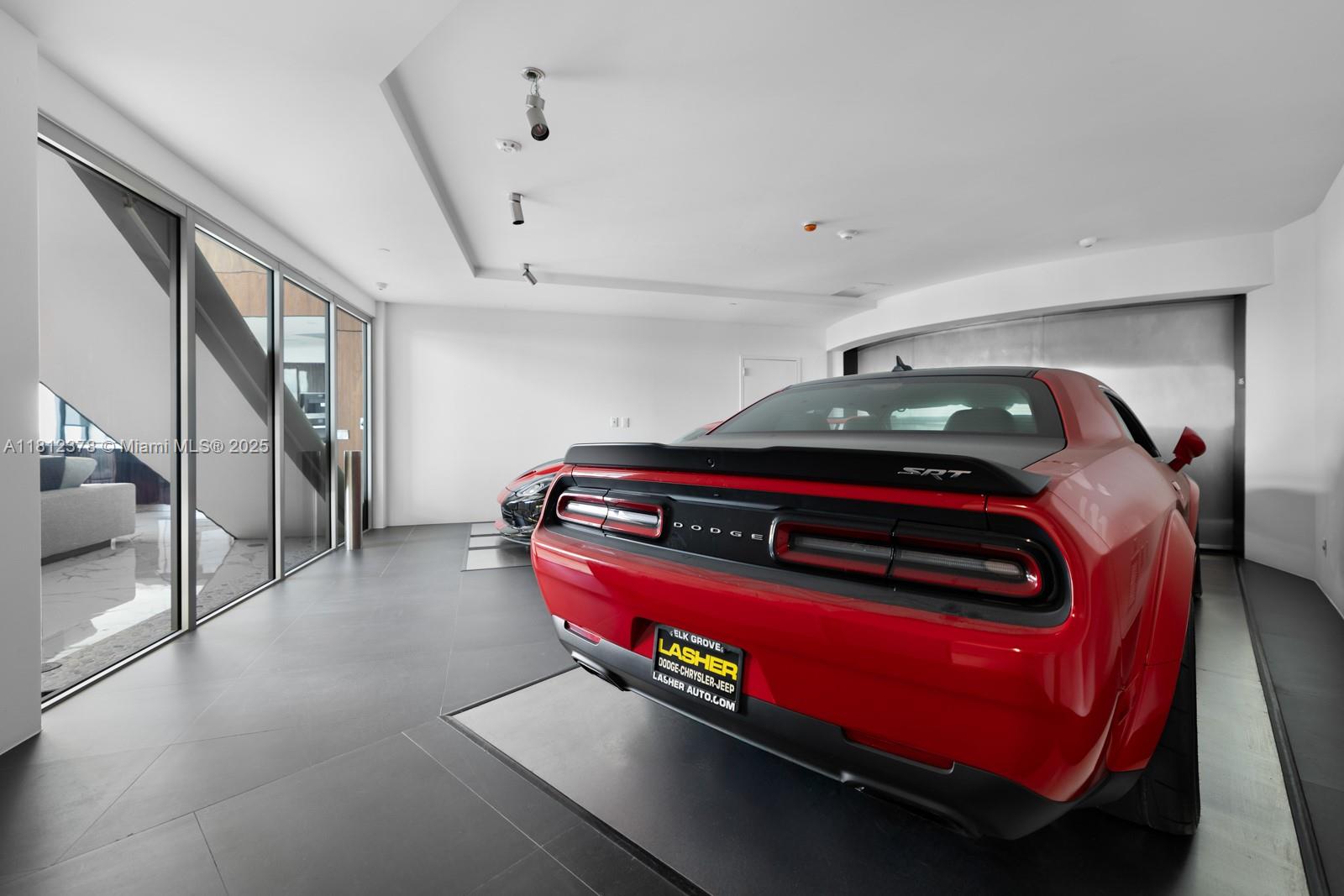 18555 COLLINS AVENUE COND - Residential Lease