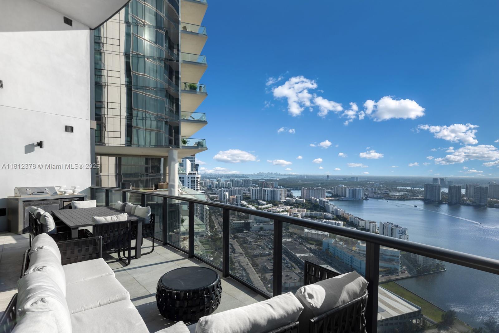 18555 COLLINS AVENUE COND - Residential Lease