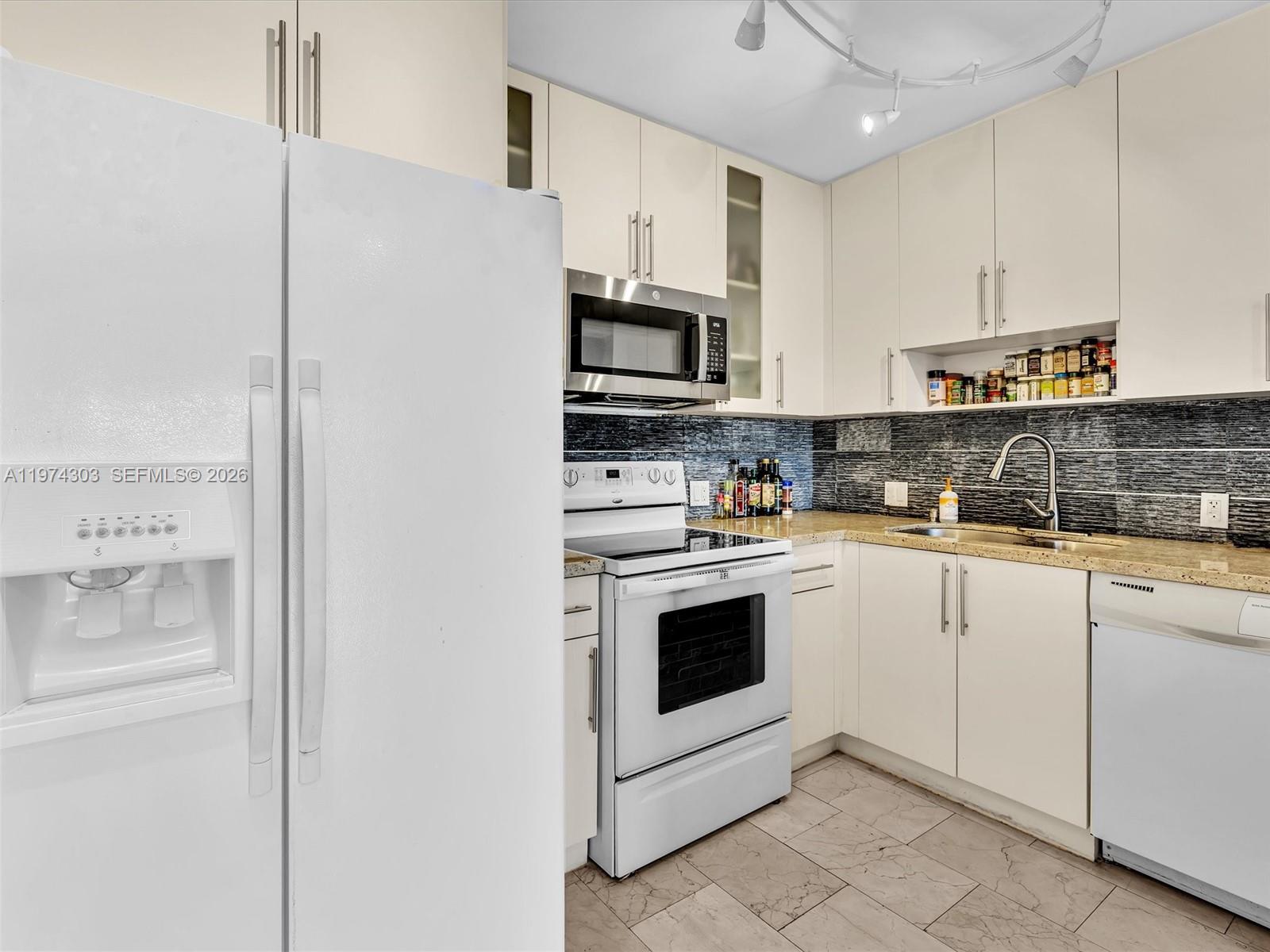 CORONADO CONDO- TOWER II - Residential