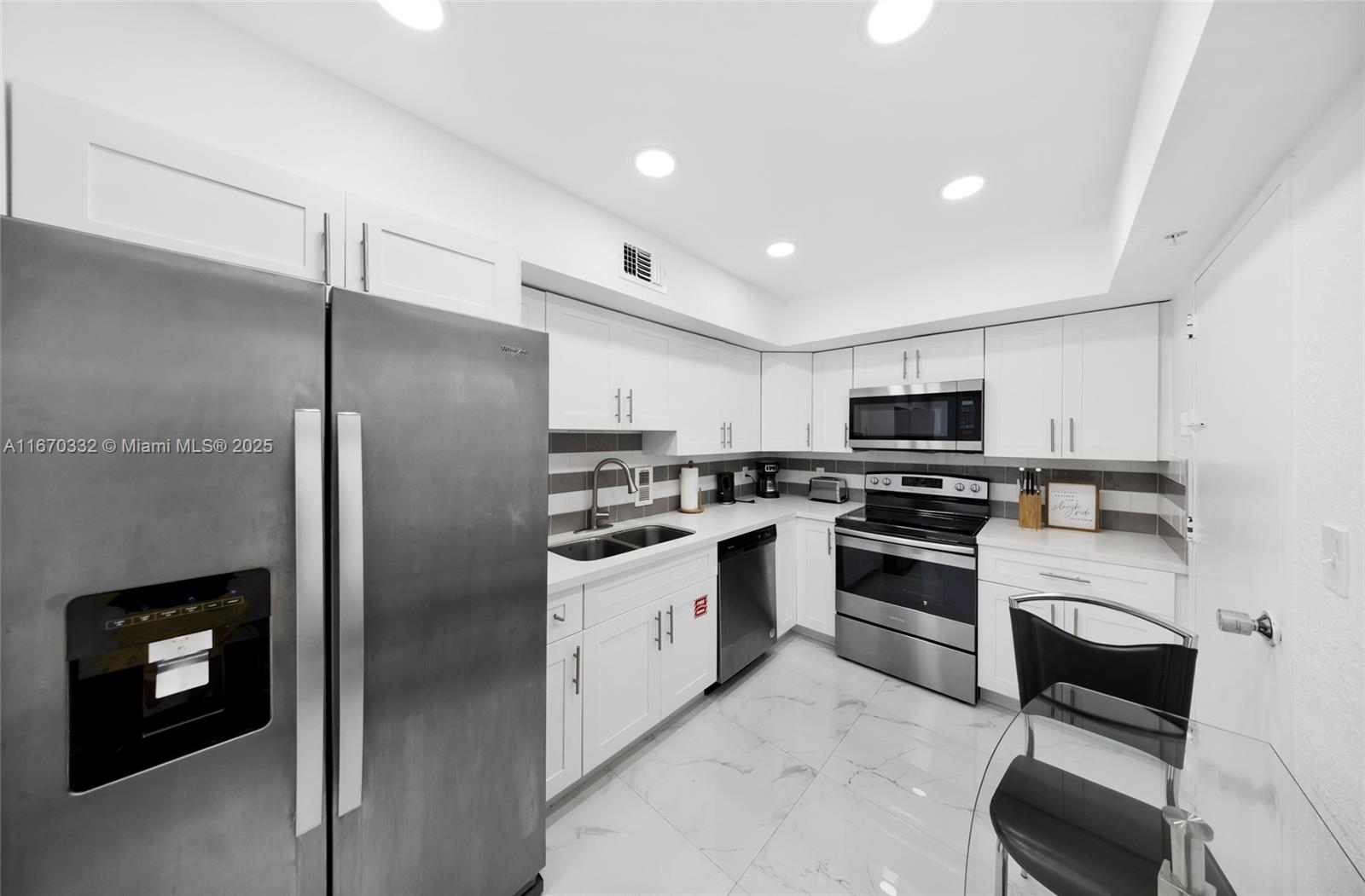TIDES ON HOLLYWOOD BEACH - Residential