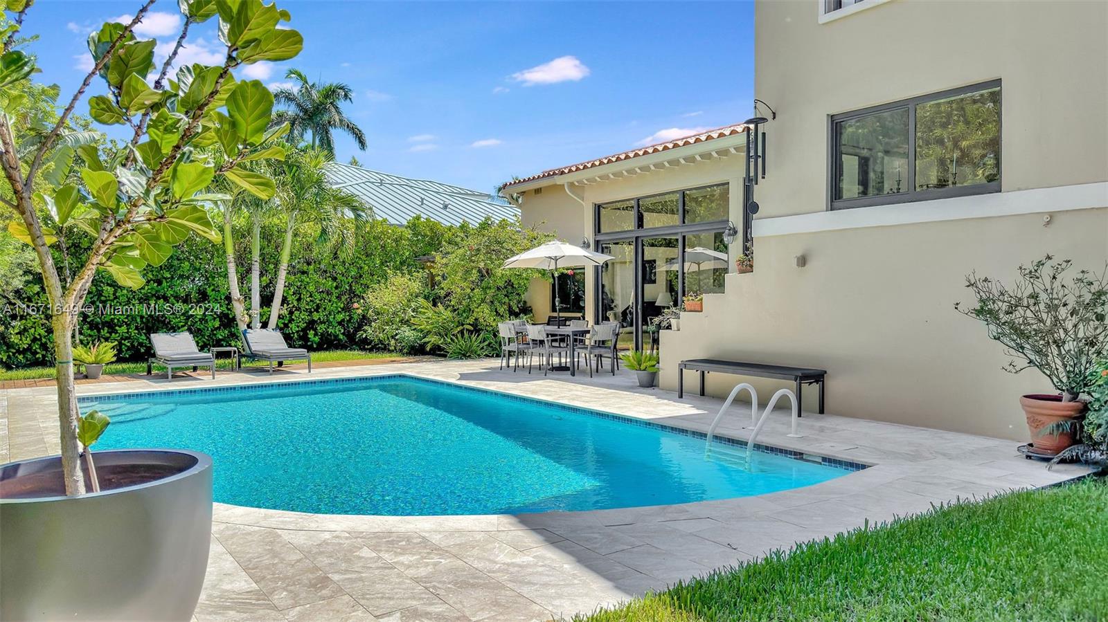 BISCAYNE KEY ESTATES - Residential