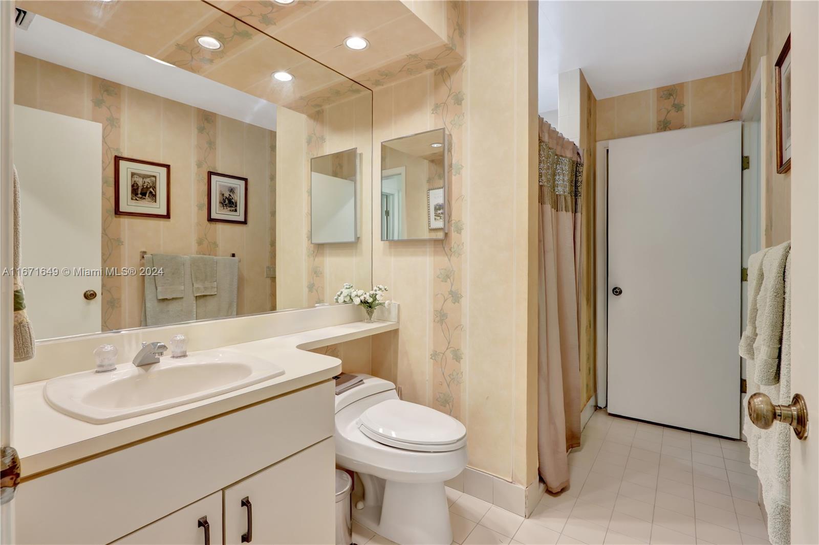 BISCAYNE KEY ESTATES - Residential