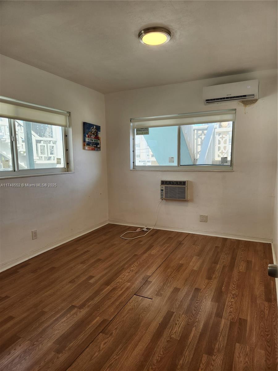 ENVOY APARTMENTS CONDOMIN - Residential