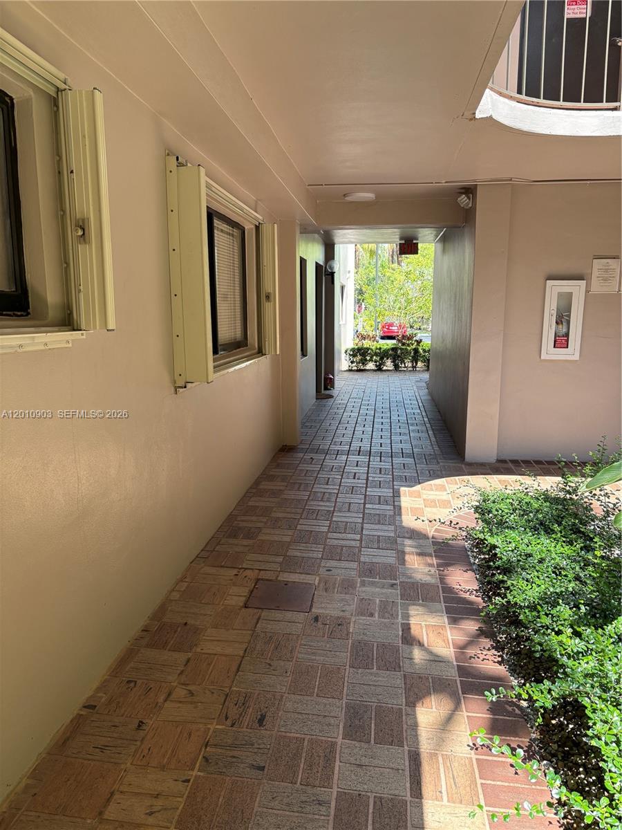 HORIZONS WEST CONDO #10 - Residential