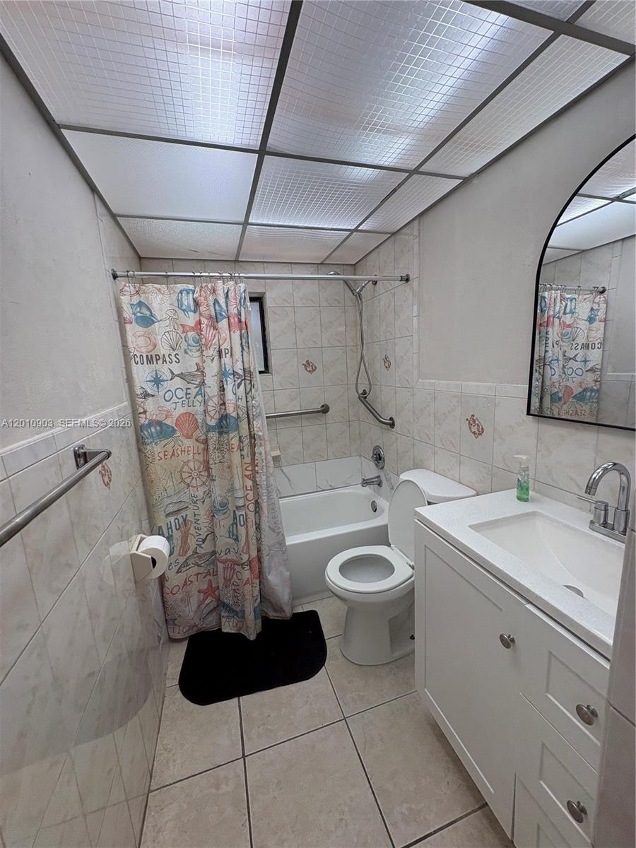 HORIZONS WEST CONDO #10 - Residential