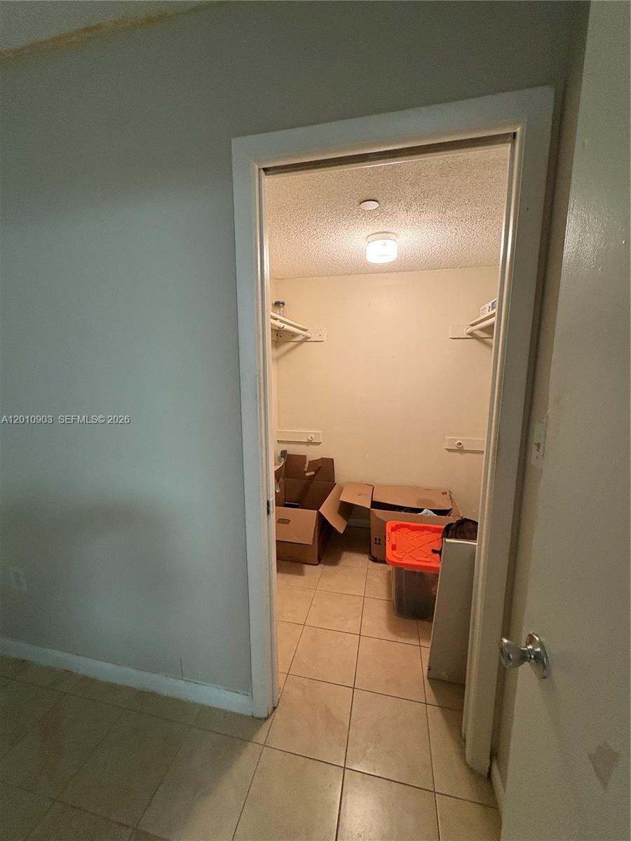 HORIZONS WEST CONDO #10 - Residential