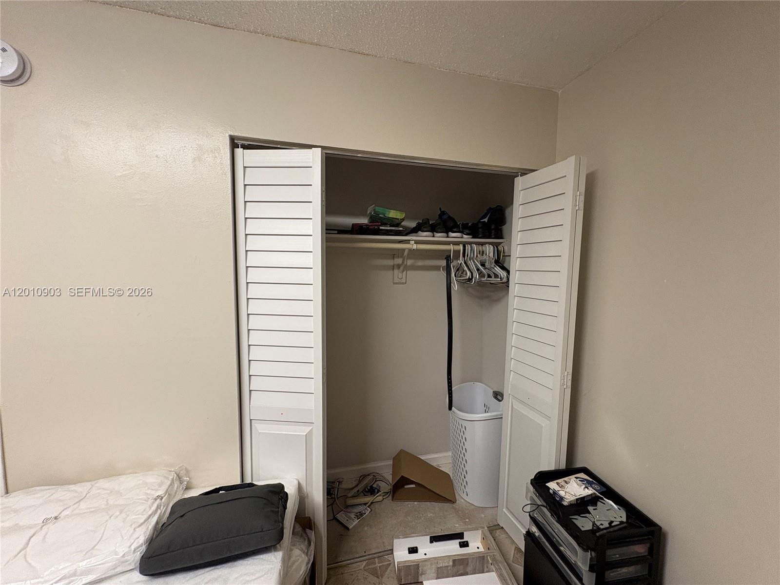 HORIZONS WEST CONDO #10 - Residential