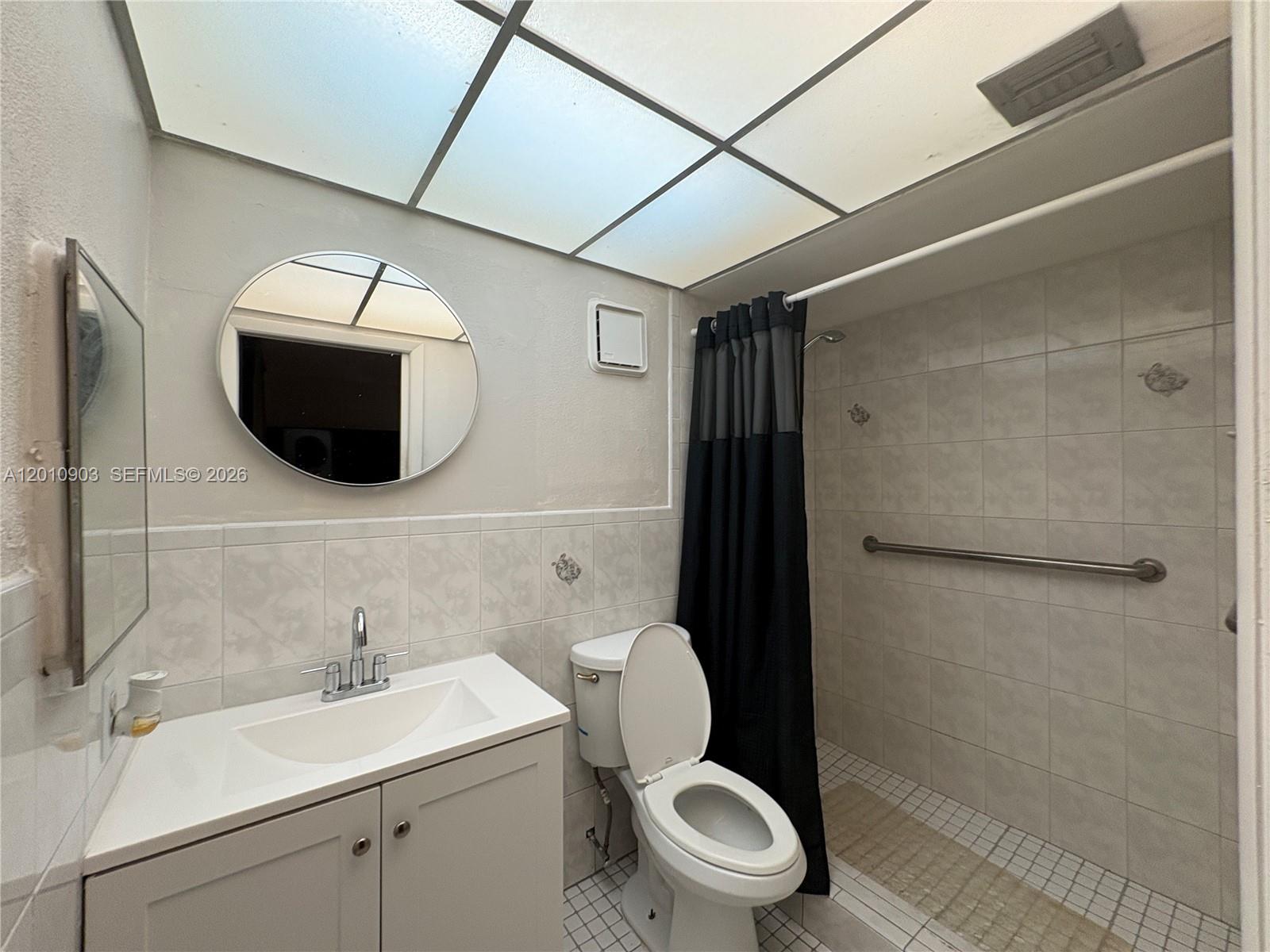 HORIZONS WEST CONDO #10 - Residential